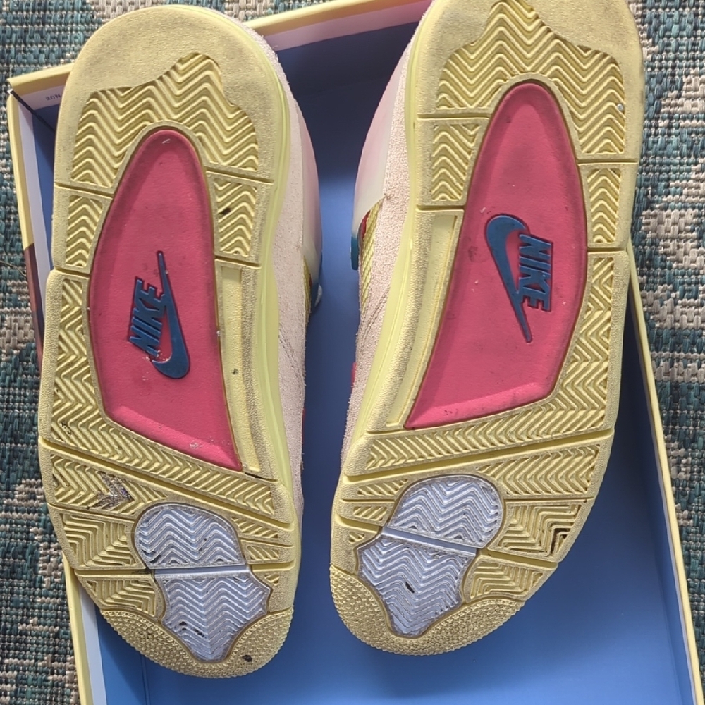 Jordan Pink and Blue Sneakers - Picture 6 of 9
